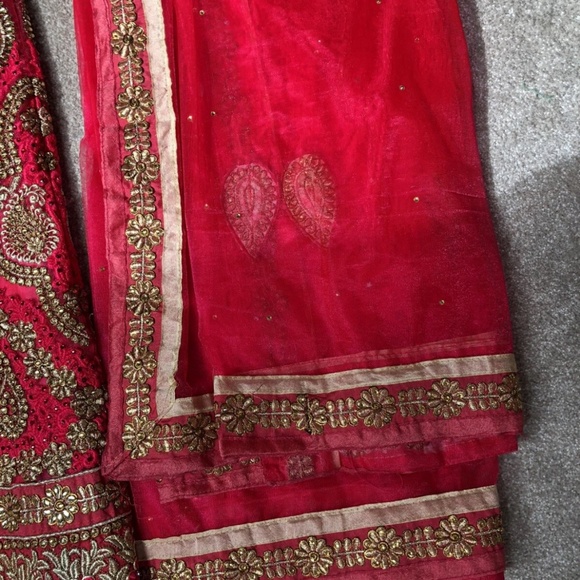 Pink and Gold Indian Wedding Lengha Size 2-4 - Picture 3 of 11